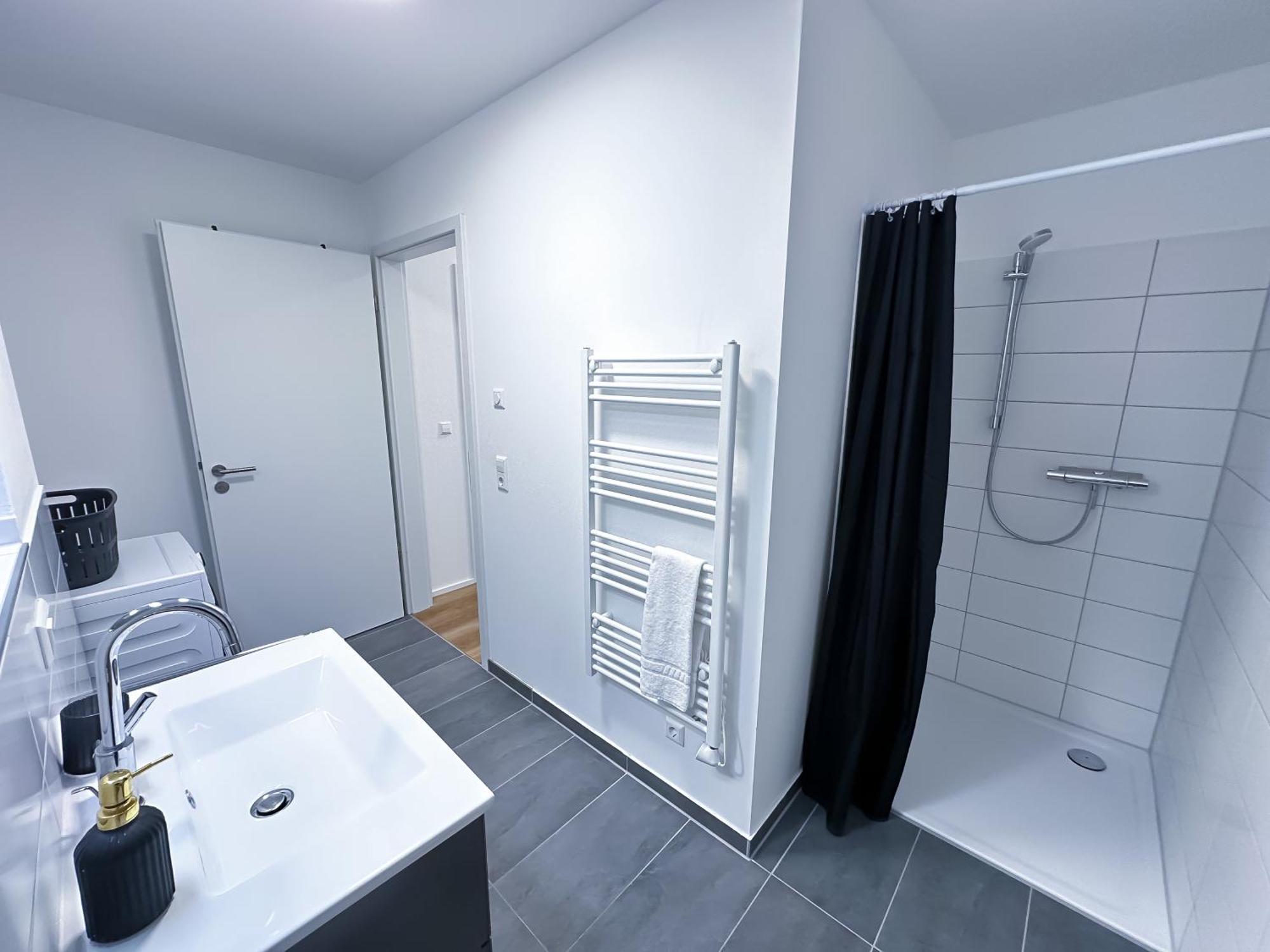 Suite4Me - Balkon I Kueche I Waschmaschine I Mainz-Kostheim ヴィースバーデン エクステリア 写真